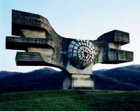 Spomenik - заброшенные скульптуры Югославии
