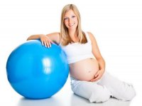 Фитнес для беременных: какими видами спорта можно заниматься?
