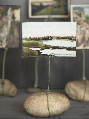 Подставка для фотографий из камня