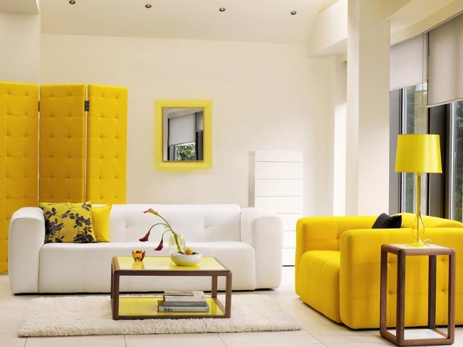 Желтый в интерьере: 5 идей для декора помещения