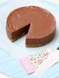 Шоколадный торт-суфле без выпечки