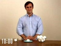 Как почистить яйцо за 10 секунд?