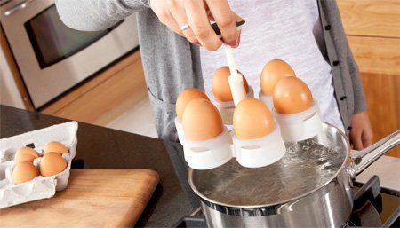 Как легко отварить куриные яйца