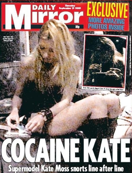 Кейт Мосс нюхает кокаин