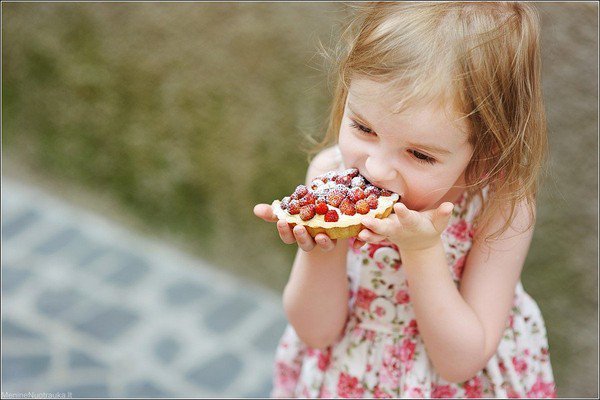 Когда можно вводить сладости в рацион ребенка?