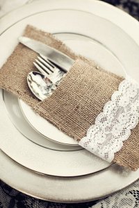 Идея для свадебной сервировки стола