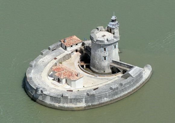 Морской замок: форт Лувуа