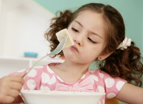Как научить ребенка есть правильную пищу: пример родителей