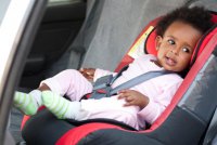 Правила перевозки детей в автомобиле: дети грудного возраста