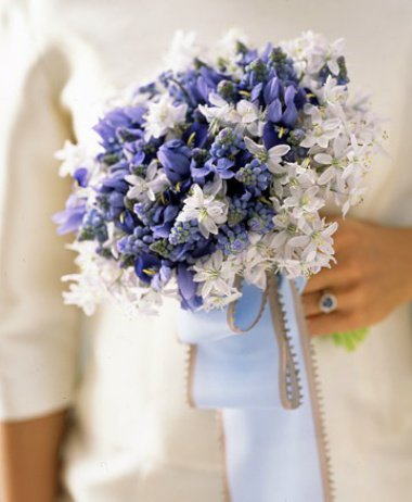 Текстурный голубой букет невесты