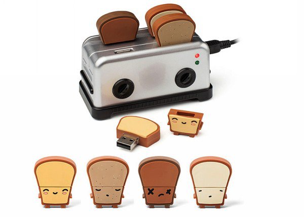 USB Toaster Hub и флешки в виде тостов