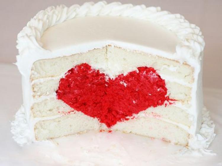 Торт с сердцем внутри