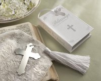 Подарок на крестины: что дарят крестные отцы?