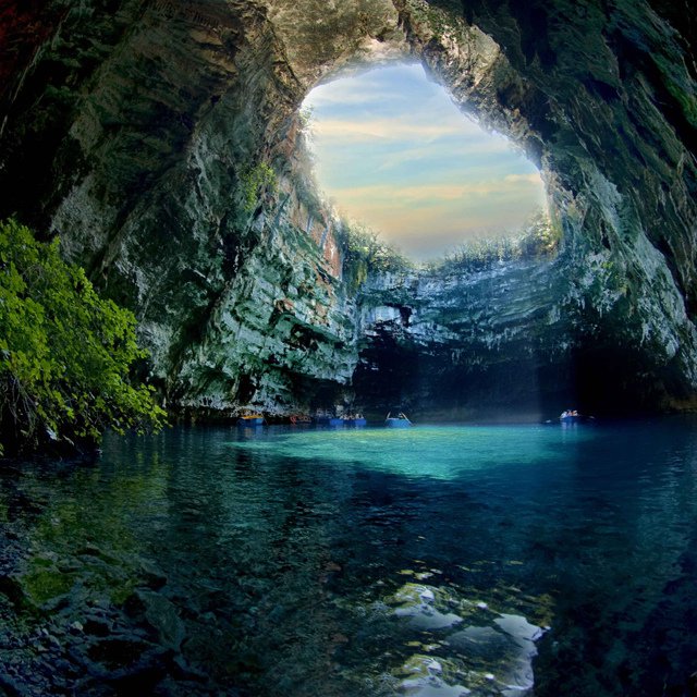 Пещеры Мелиссани