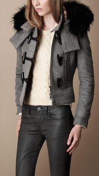 Модное укороченное осеннее пальто 2012 от Burberry