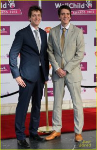 Джеймс и Оливер Фелпс на WellChild Awards 2012