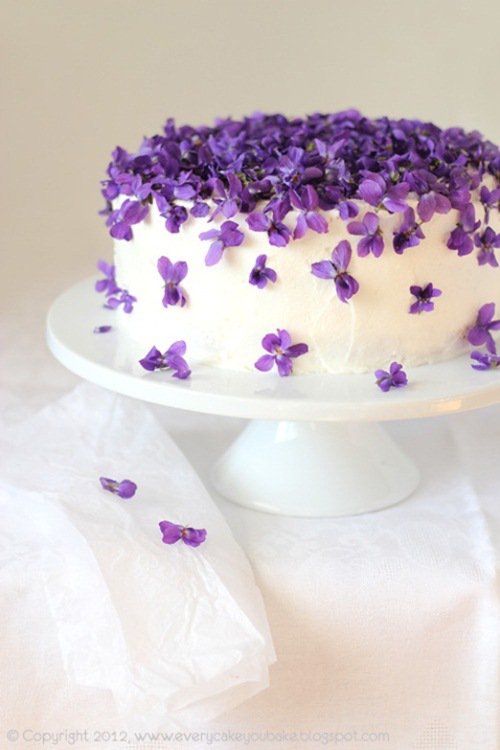 Идея для украшения торта: торт с цветами
