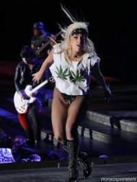 Леди Гага пропагандирует наркотики?