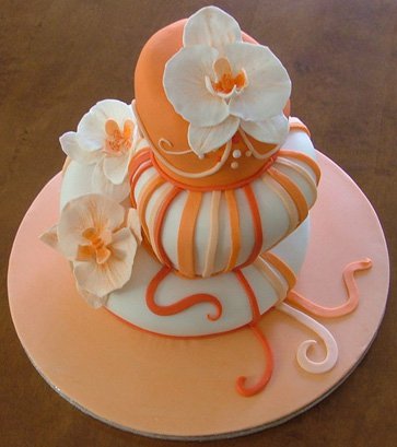 Оригинальный свадебный торт в оранжевой гамме