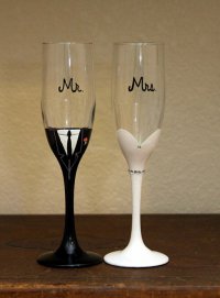 Простая идея для свадебных бокалов