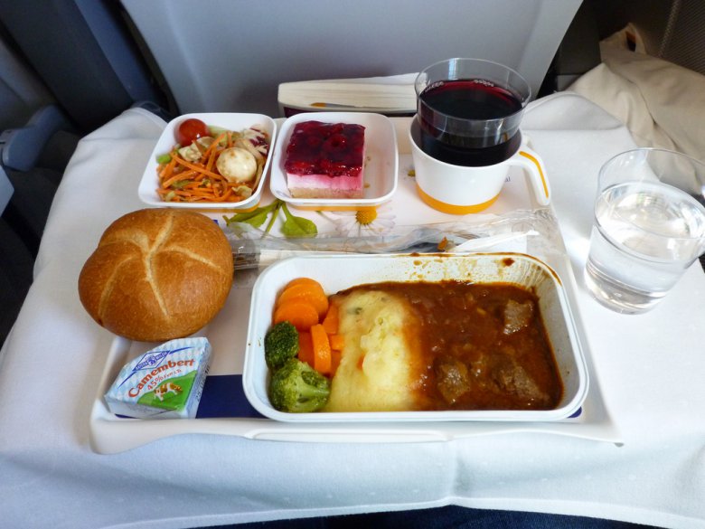 Чем кормят в самолете: Lufthansa Мюнхен-Нью-Йорк