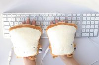 Рукогрейки в виде тостов для тех, кому очень холодно в офисе