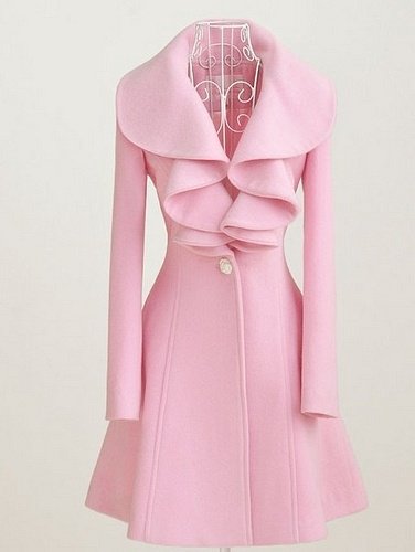 Осенняя мода 2012: розовое пальто с рюшами
