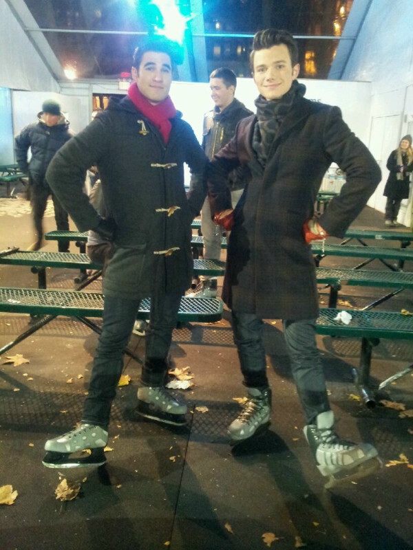 Крис Колфер и Даррен Крисс на съемках Glee в Нью-Йорке