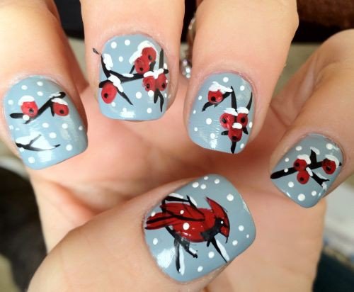 Зимний дизайн ногтей с красным кардиналом