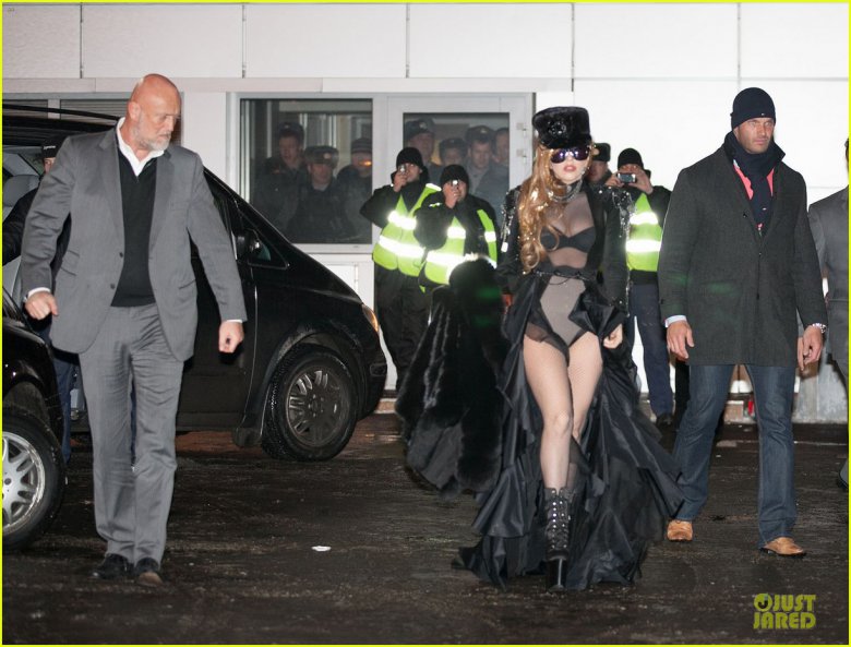Леди Гага в аэропорту Внуково