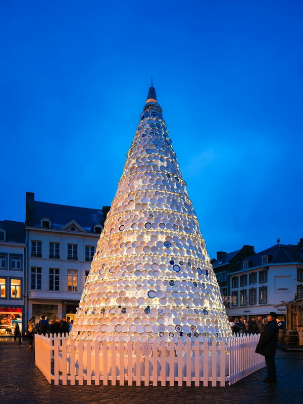 Фарфоровая рождественская елка в Хасселте, Бельгия