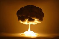Пугающий «ядерный» светильник Mushroom Lamp