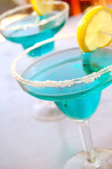 Новогодние коктейли с шампанским: «Синий иней»