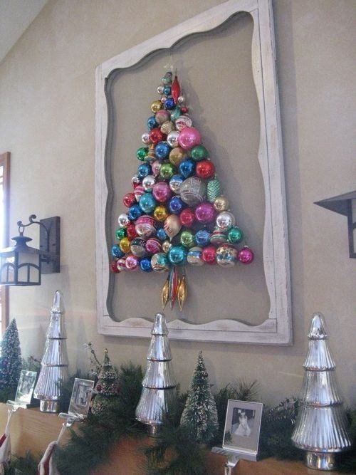 Украшение интерьера к Новому году: елка из шаров