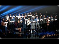 Участники и наставники шоу The Voice исполнили «Hallelujah» в память о жертвах стрельбы в Ньютауне