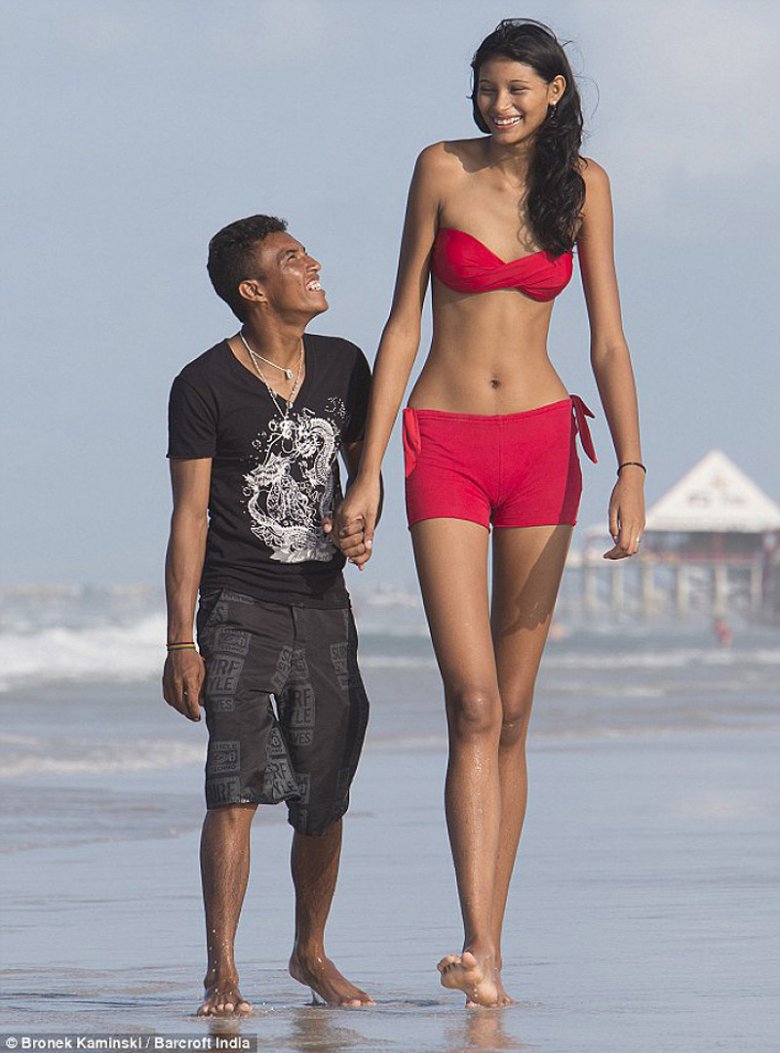 Самая высокая в мире девушка с бойфрендом