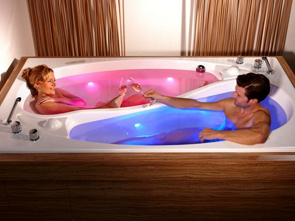 Yin Yang Bathtube: романтичная ванна для двоих от Trautwein