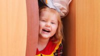 Как научить ребенка убираться в своем шкафу