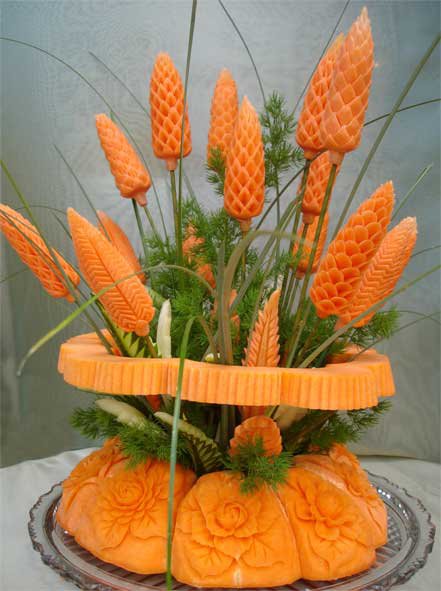 Искусство карвинга: шишка из моркови