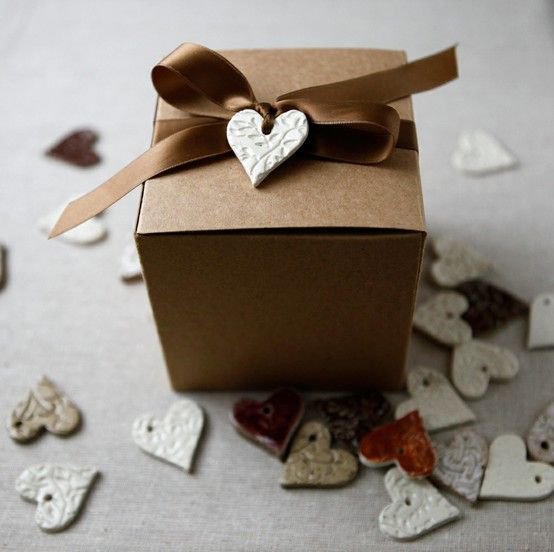 Романтическая идея упаковки подарка на День святого Валентина
