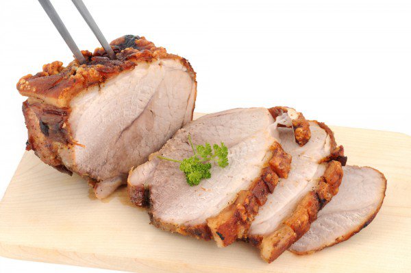 Что приготовить на 23 февраля: запеченная свиная вырезка с картофелем