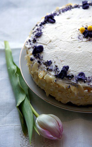 Рецепты на 8 Марта: фиалковый торт