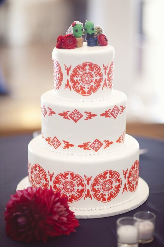 Свадебный торт с орнаментом