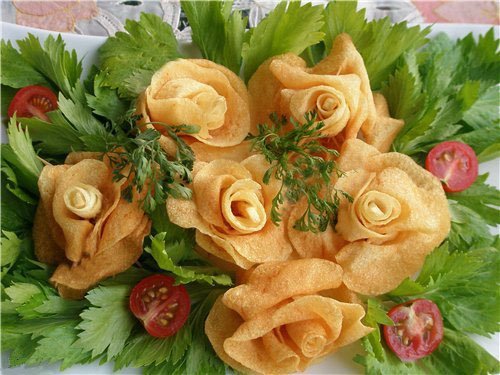 Искусство карвинга: розы из картофеля