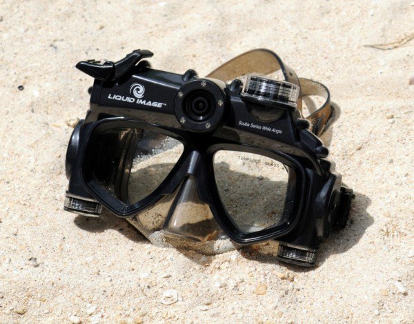 Подводная камера-маска для путешествеников