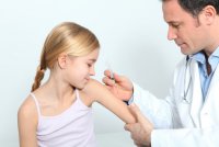 Прививки, которые надо сделать вашему ребенку
