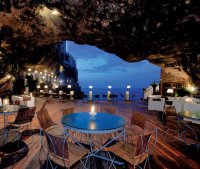 Ресторан в пещере