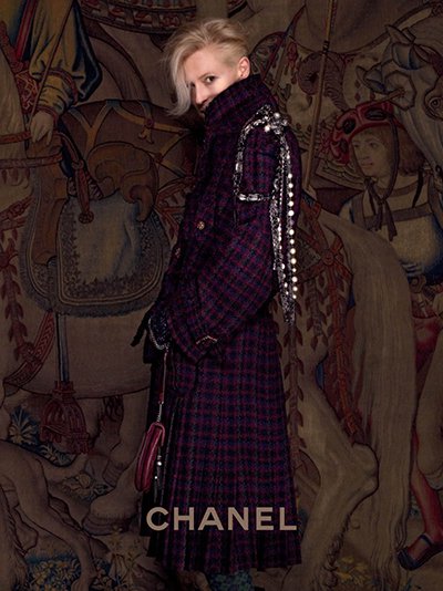 Необычный образ от Chanel