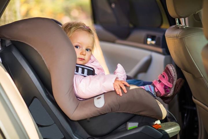 Что делать, если ребенка укачивает в машине?