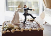 Жених не убежит: украшение свадебного торта